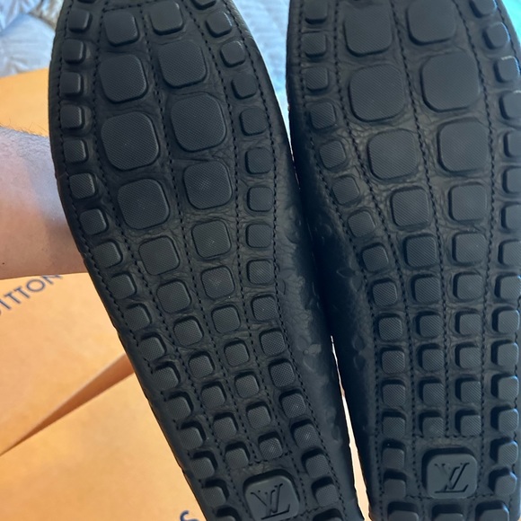 New Louis Vuitton Hockenheim Moccasin - Elegance Meets Comfort - Picture 2 of 4